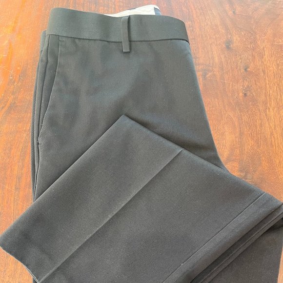 COPY - Men's Never-Iron Essential Dockers Flat Front 32/32 in Black - Picture 7 of 9